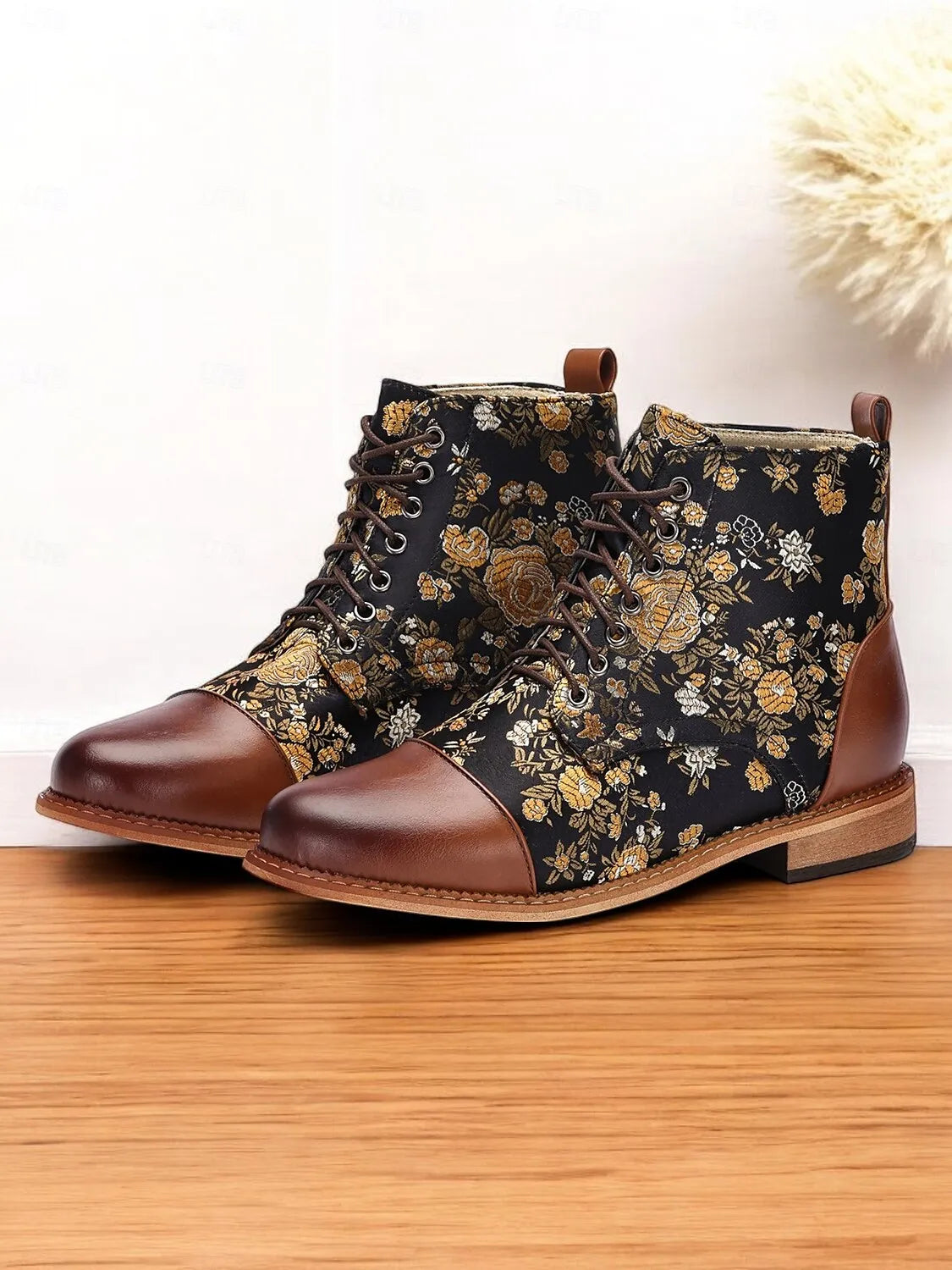 Women's Floral Print Lace-Up Ankle Boots – Retro Faux Leather and Jacquard Fabric Boots for Fall and Winter Casual Wear