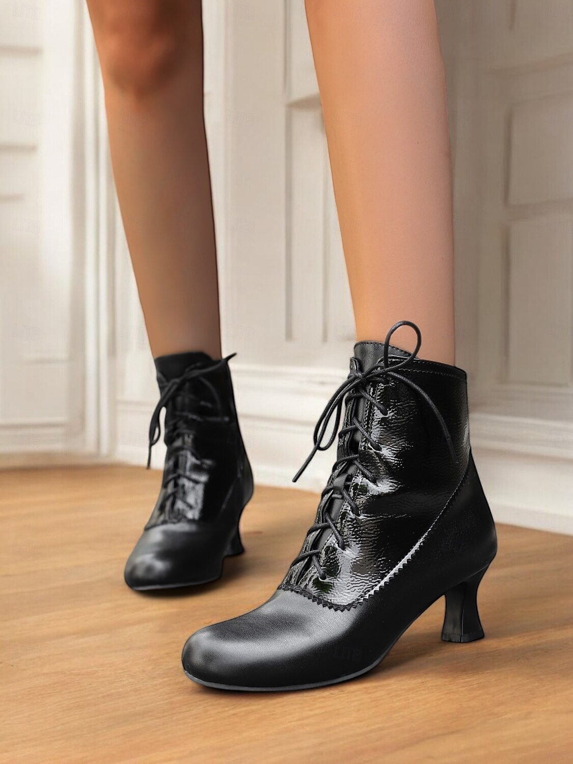 Women's Black Lace-Up Vintage Ankle Boots Retro Mid-Heel Victorian Style